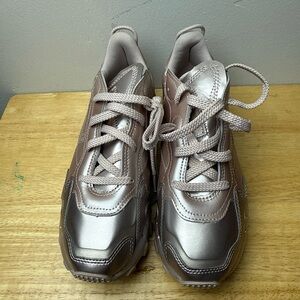 Reebok classic leather x Cardi B women size 7 rose-gold champagne.